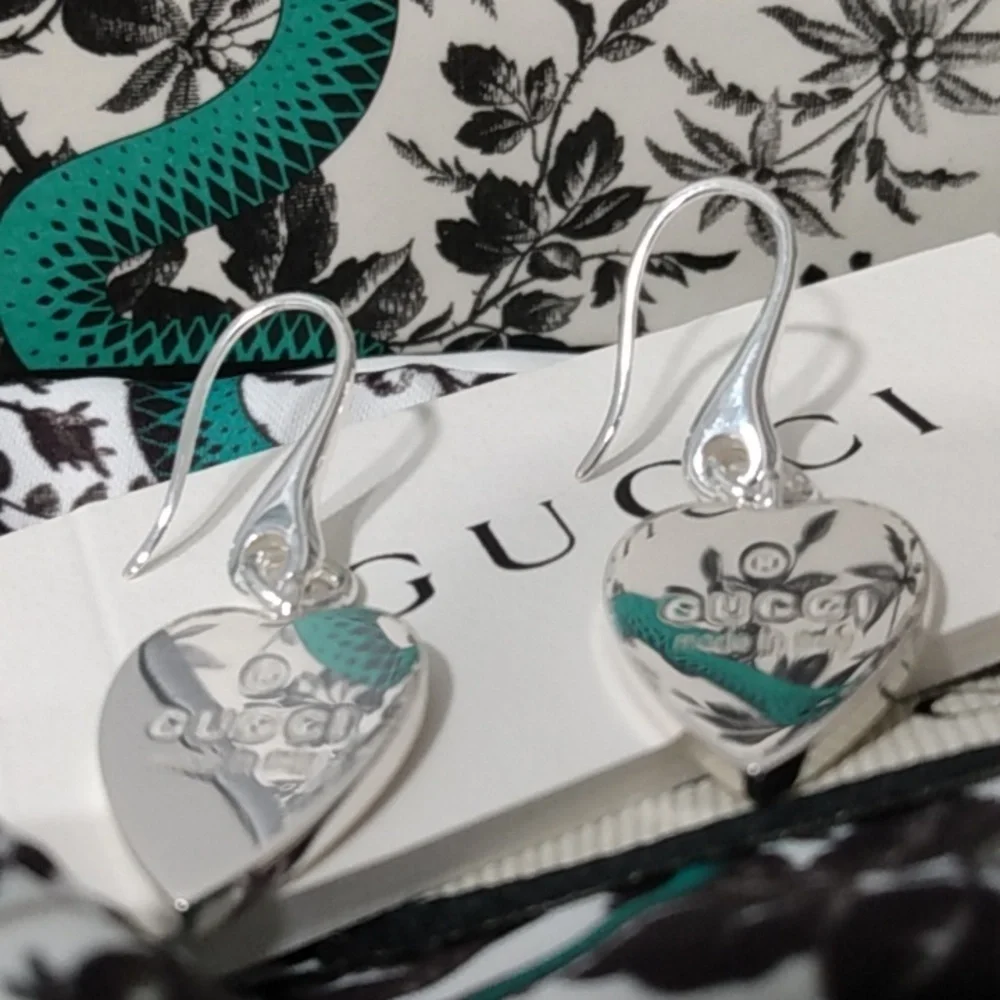 NEW, Gucci Sterling Silver Trademark Heart Dangle Earrings - Picture 6 of 16